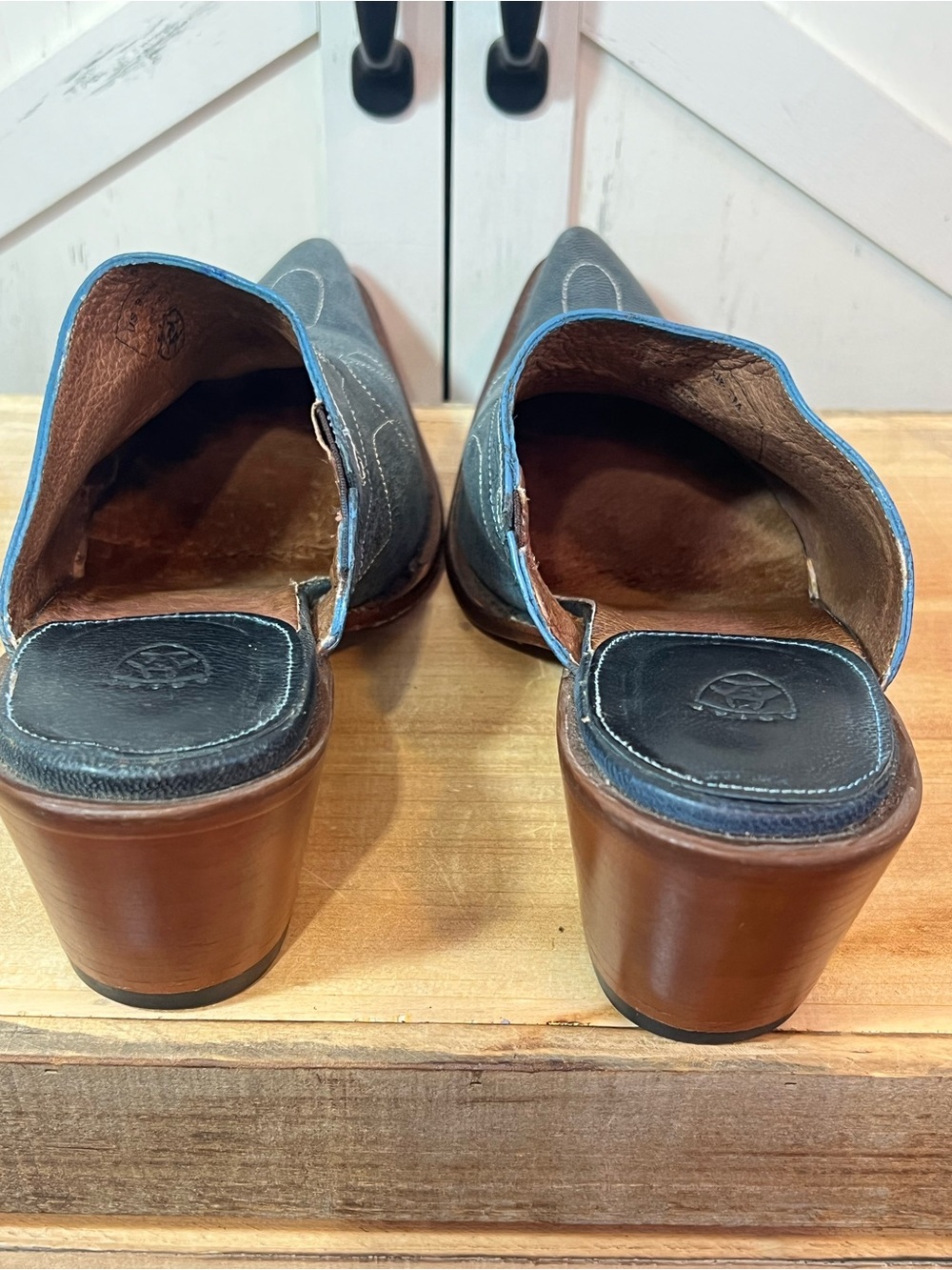 Ariat Women’s Gleeson Distressed Teal Western Leather mules Pointed Shoes 9.5 B - Picture 8 of 10